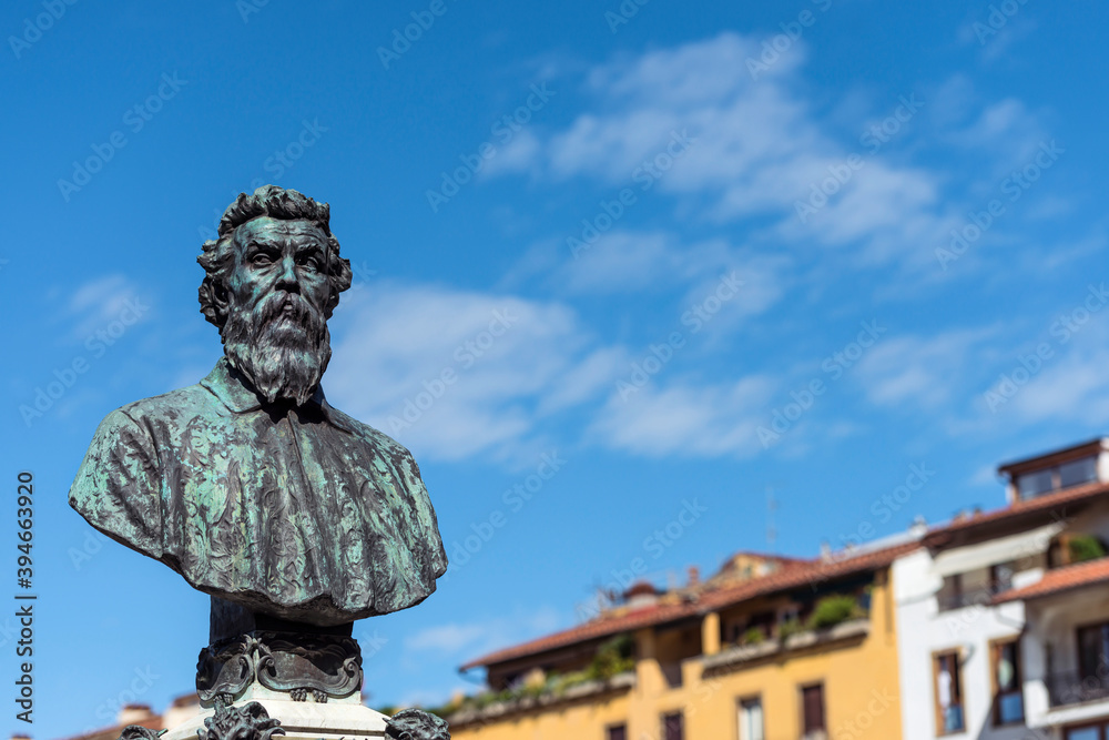 Benvenuto Cellini-Büste auf der Ponte Vecchio in Florenz, Italien