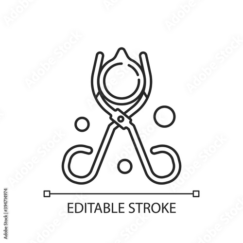 Beaker tongs linear icon. Handling hot and cold beakers. Lab equipment. Scissor-like tool. Thin line customizable illustration. Contour symbol. Vector isolated outline drawing. Editable stroke