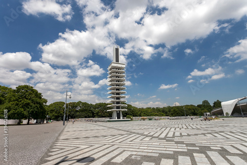 駒沢公園、中央広場とオリンピック記念塔（東京都世田谷区） photo