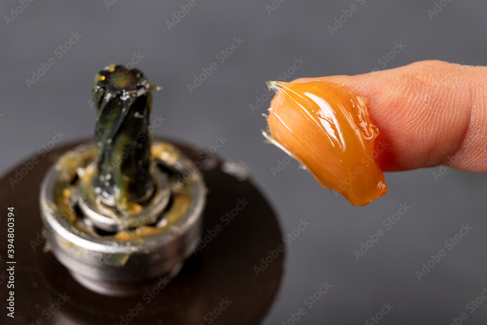 Ταπετσαρία Grease lubrication of the bearing and the pin of the electric rotor