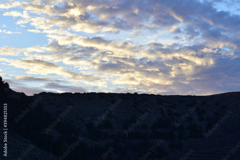 Fototapeta premium sunset where the sky has a life of its own