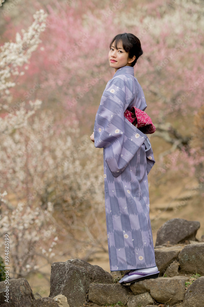 着物を着ている女性