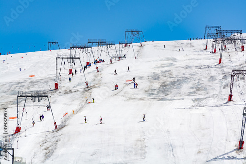 фотографія Les deux Alpes snowsports resort with year-round snow covering and skiable glaci