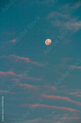 Luna por la tarde