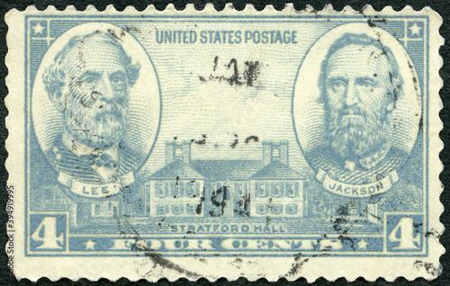 USA - 1936: shows Generals Robert Edward Lee (1807-1870), Thomas Jonathan Stonewall Jackson (1824-1863) and Stratford Hall, Army Issue, 1936