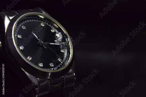Luxury watches Is a watch that has been collected for a long time. There are many, antiques that are rare and expensive 