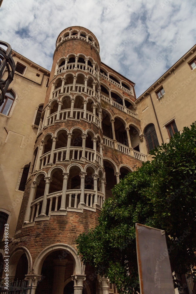 spiral tower, Scala Contarini del Bovolo a Venezia 