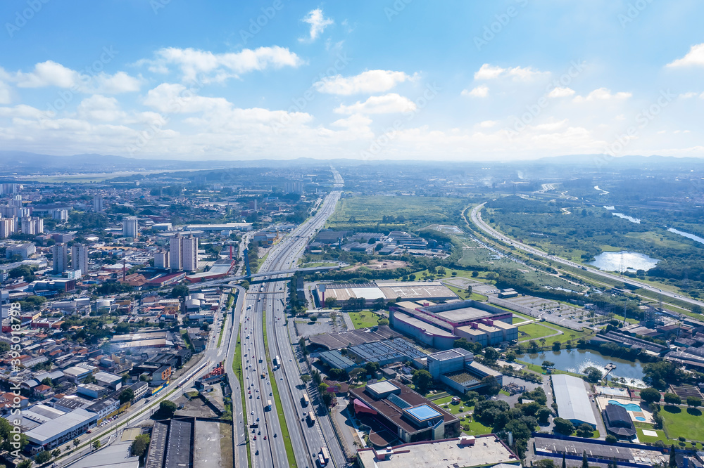 Presidente Dutra Highway. Surroundings of the city of Guarulhos Estrada that connects the city of São Paulo to Rio de Janeiro, Brazil, seen from above Presidente Dutra Highway. Surroundings of the city of Guarulhos Estrada that connects the city of São Paulo to Rio de Janeiro, Brazil, seen from above