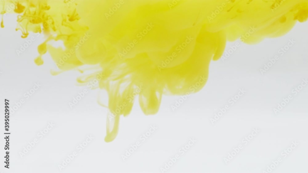 video colori dentro acqua, magia, emozioni in 4k