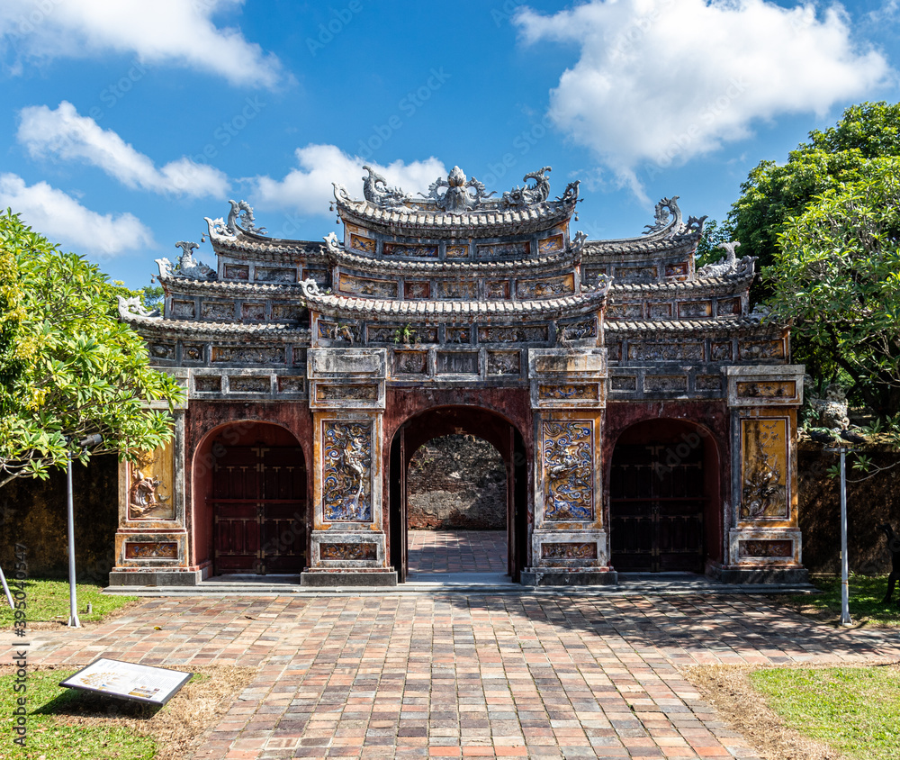 Fototapeta premium Porte de la Cité impériale à Hué, Vietnam
