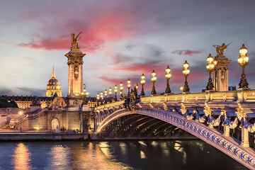 Leinwandbilder Pont Alexandre III Alexandre III Brücke im Sonnenuntergang  © Stockbym