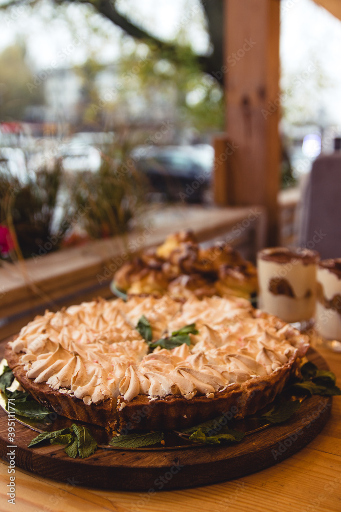 Fototapeta premium tart and Italian meringue