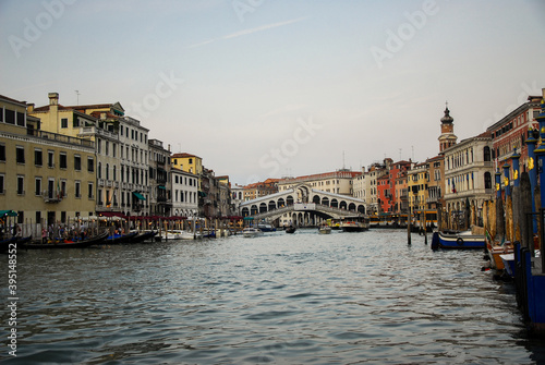 Rialto bridge, Venice © Dario Ricardo