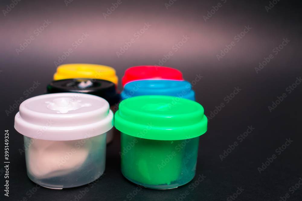 plastic containers with modeling clay, six colors plastic containers with modeling clay, six colors