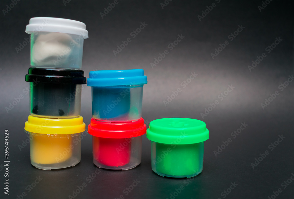 plastic containers with modeling clay, six colors plastic containers with modeling clay, six colors