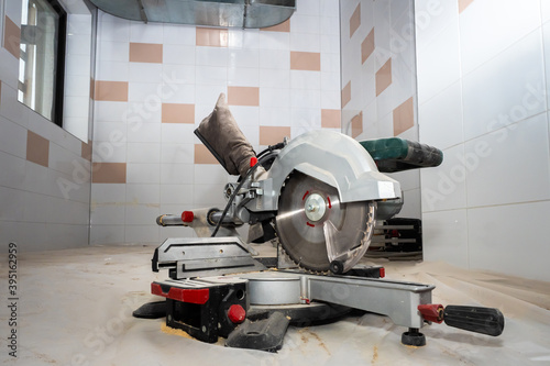 The machine for cutting sto...