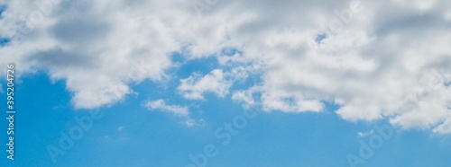 青空と雲　背景　素材 © Saru-ns
