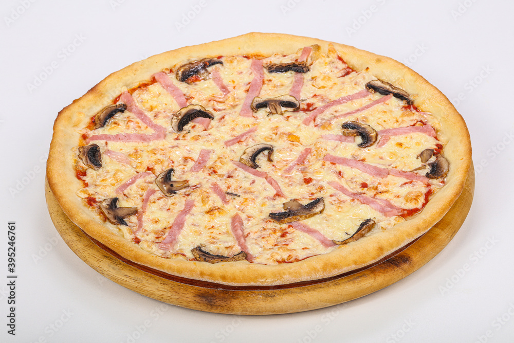 Italian Pizza with ham and mushroom