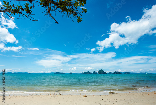 Fototapeta Naklejka Na Ścianę i Meble -  view of Hong Island from the sea, Thailand