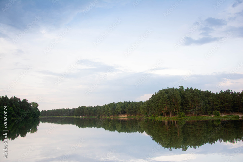 Jezioro

Majdan Sopocki II, Polska 2020 r.