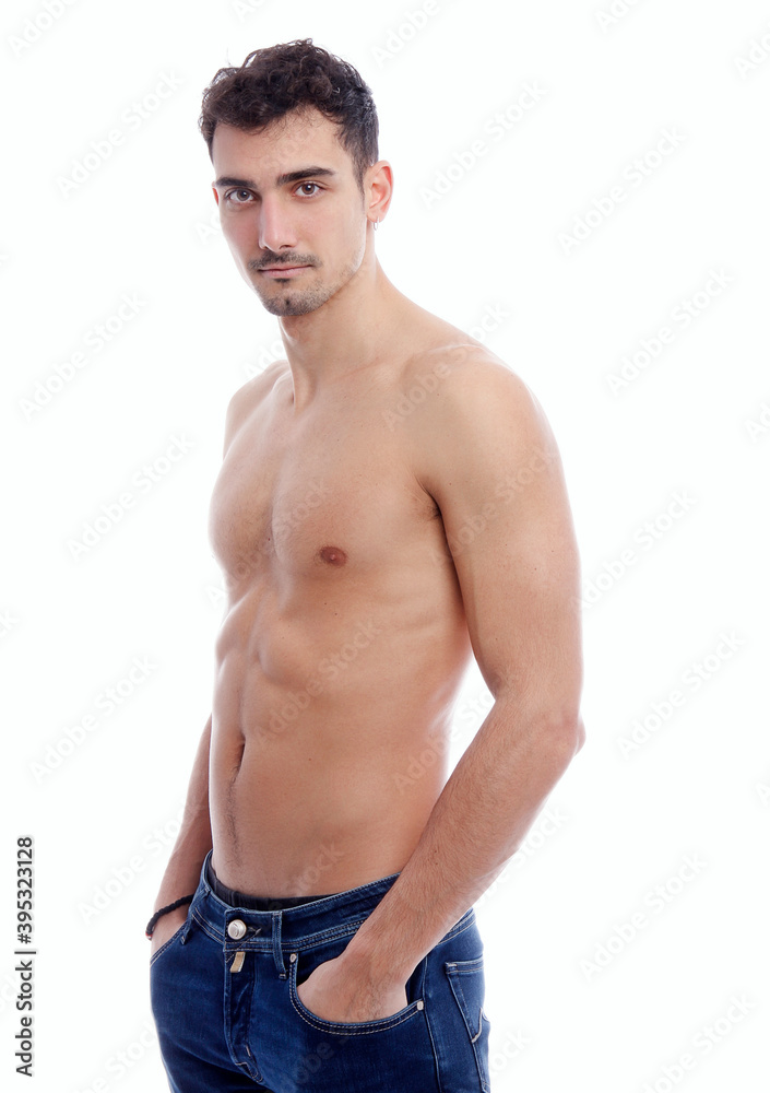 Modello a torso nudo su sfondo bianco - lato Modello a torso nudo su sfondo bianco - lato