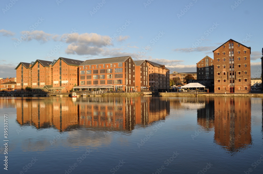 Obraz premium houses on the river