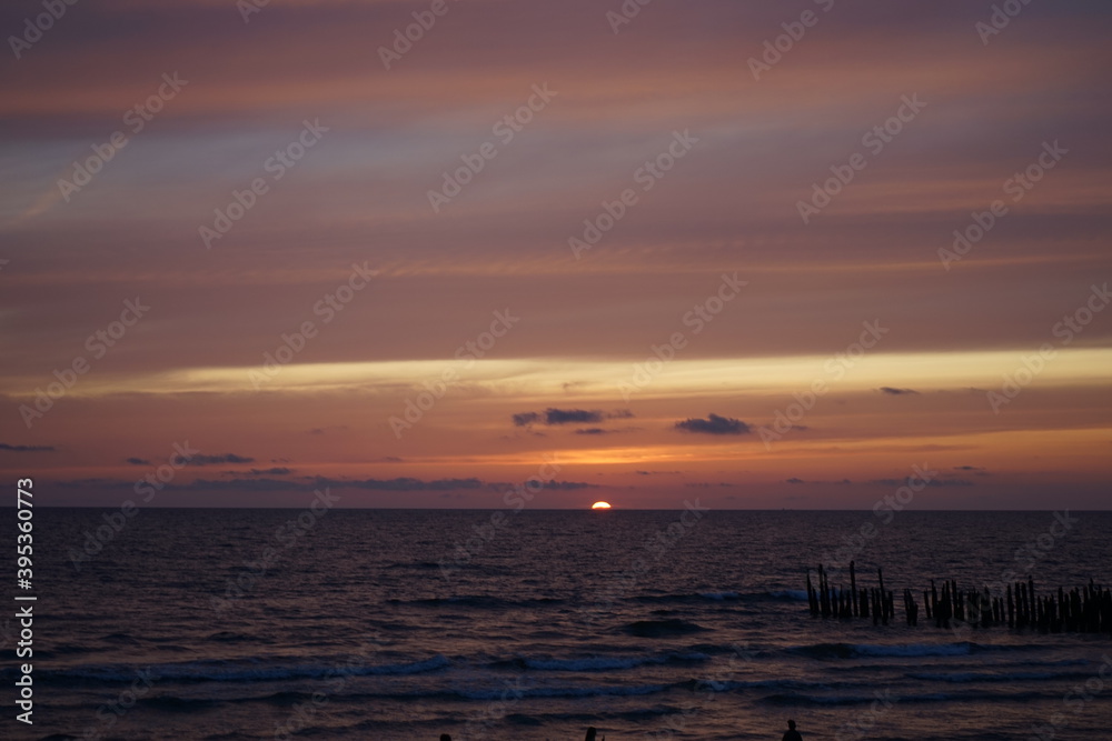 Fototapeta premium sunset over the sea