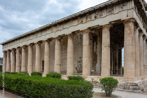 Travel to historical places in Greece.