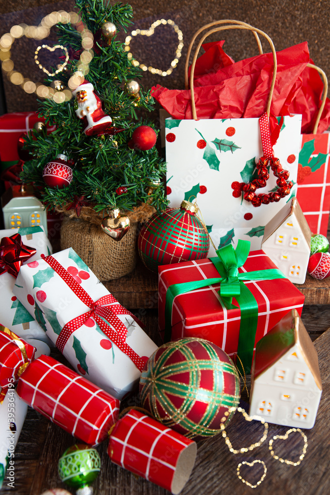 Bunte Geschenke zu Weihnachten Bunte Geschenke zu Weihnachten