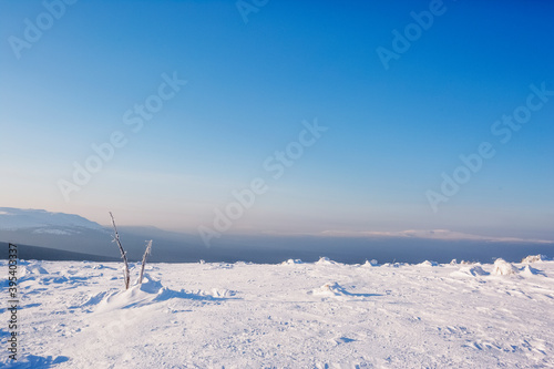 Snow on Manpupuner plateau, Komi Republic, Russia © Crazy nook