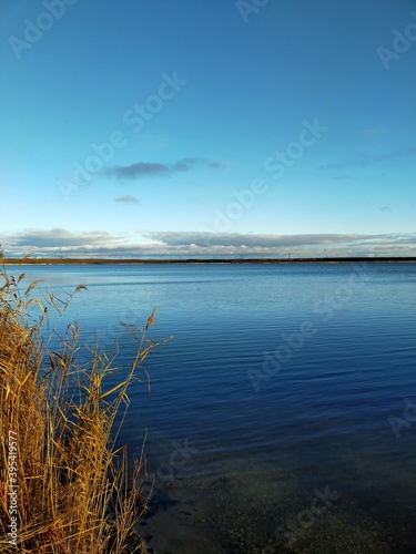 Fototapeta Naklejka Na Ścianę i Meble -  Lake with signs of autumn