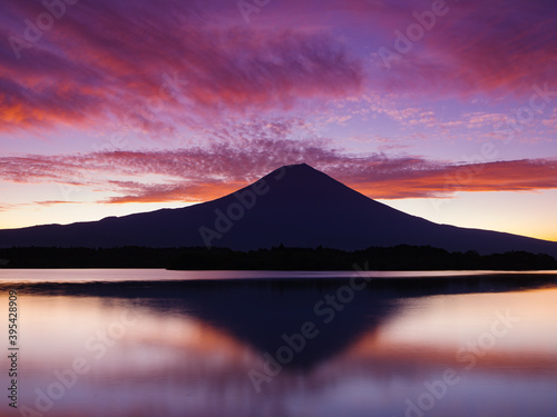 夜明けの富士山と田貫湖