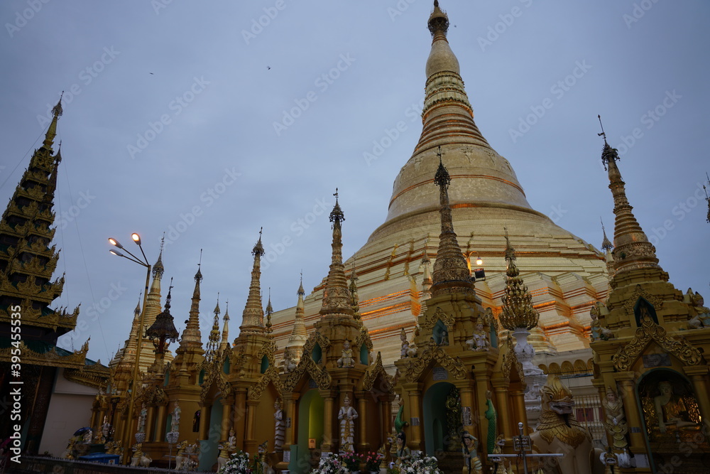 shwedagon pagoda in cloudy