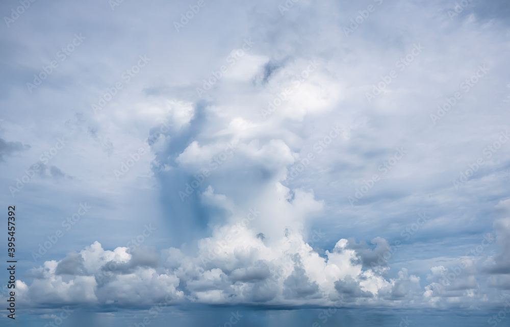 Obraz premium Dramatic sky, perfect for sky replacement, backgrounds, screen saver or any other application