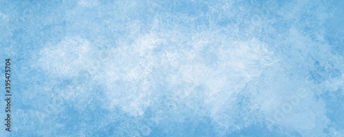 Web banner lungo. acquerello in pittura blu e bianca nuvoloso e grunge marmorizzato, nebbia morbida o illuminazione nebulosa e colori pastello. 