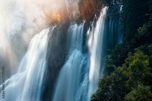 thi lo su waterfall