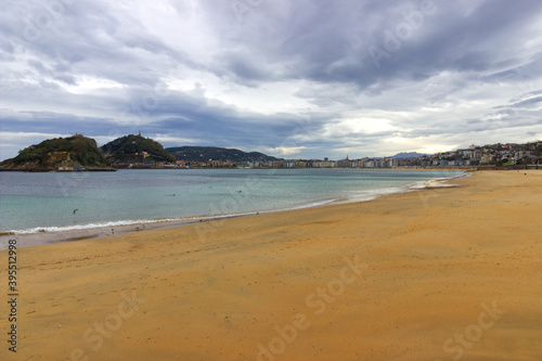 La plage de Saint S  bastien en Espagne dans le Pays Basque
