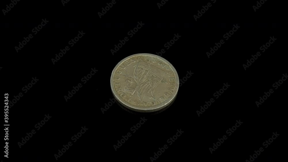 Portugal 2,50 Escudos coin with the Caravel ship on it, coined in 1981 Portugal 2,50 Escudos coin with the Caravel ship on it, coined in 1981