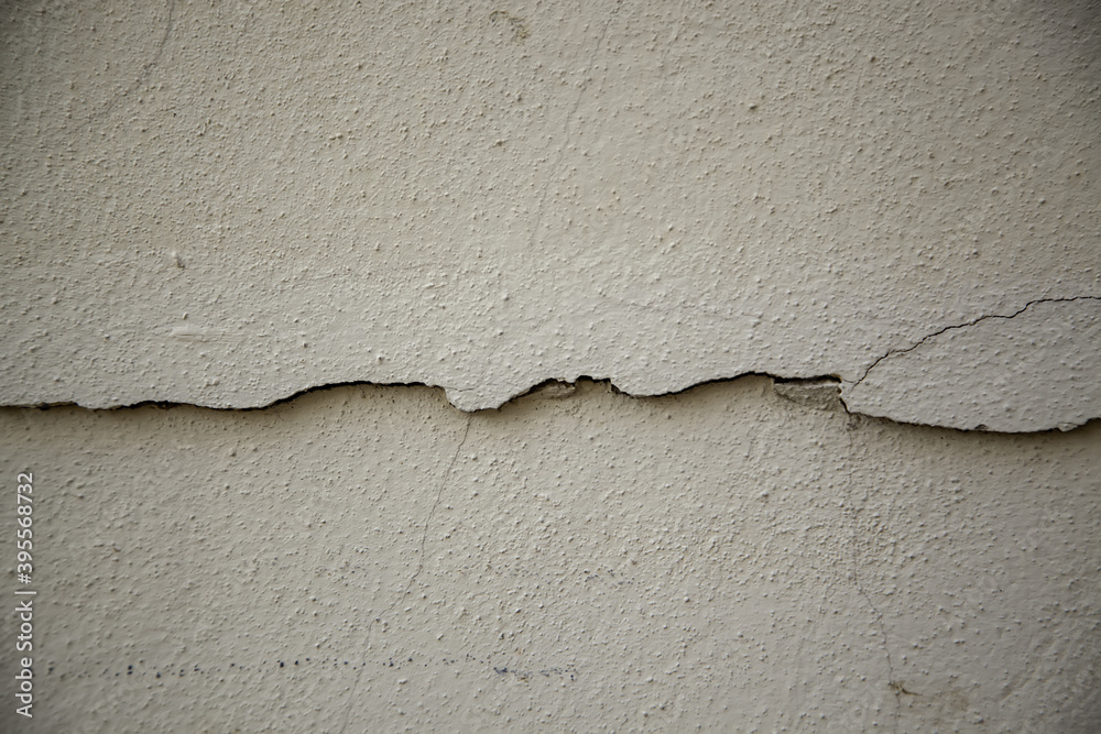 Obraz premium Broken wall with stripes