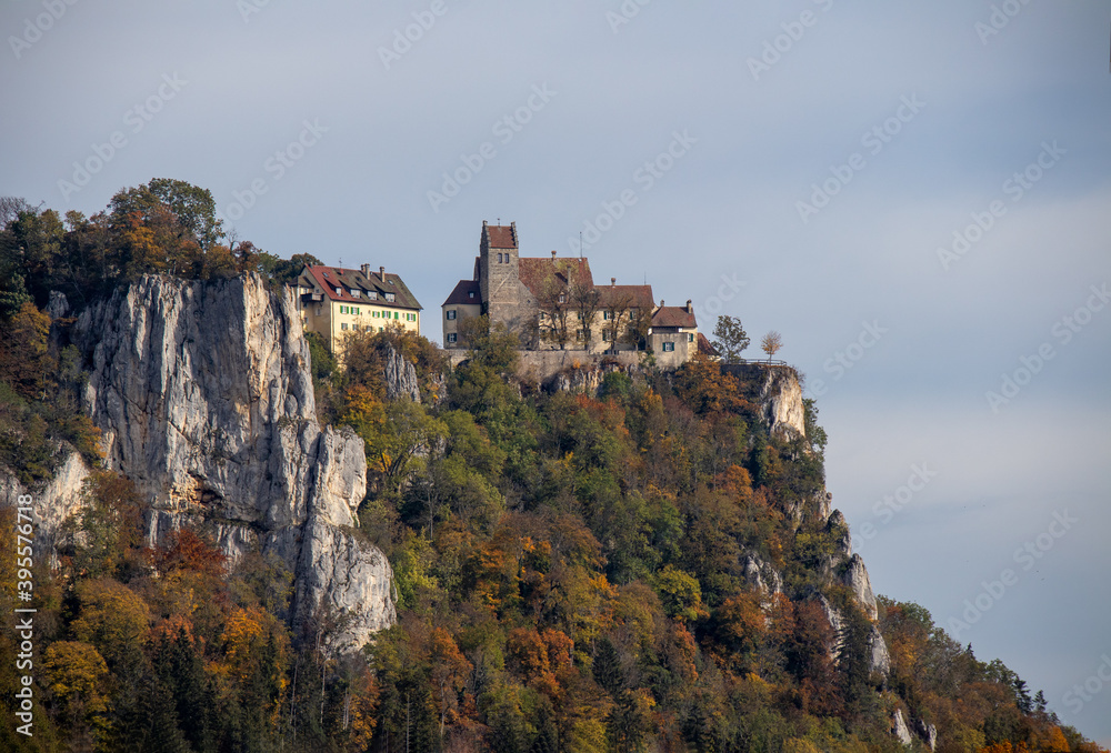 Die Burg auf Felsen