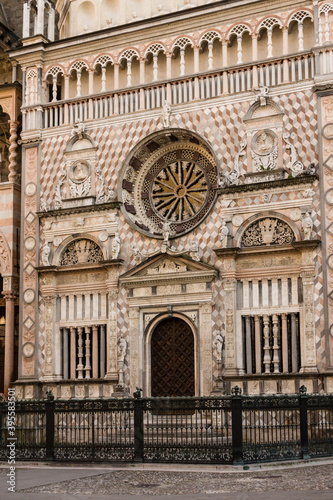 capilla Colleoni, siglo XV, Duomo, Piazza Padre Reginaldo Giuliani,ciudad alta, Bergamo,  Lombardia,  Italia, Europa © Tolo