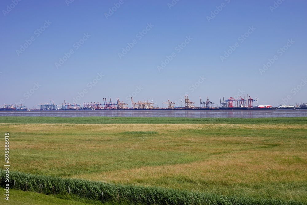 Containerterminal Bremerhaven leer Corona Containerterminal Bremerhaven leer Corona