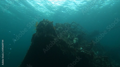 Bow of a shipwreck © Kristoffer