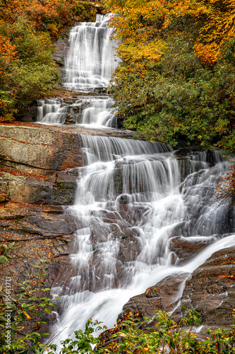 Fototapeta Naklejka Na Ścianę i Meble -  Connestee Waterfalls also known as Carson Creek in fall