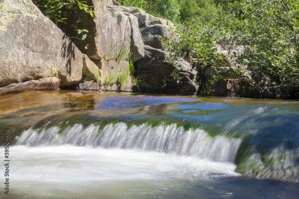 Fototapeta premium corrente do rio mondego