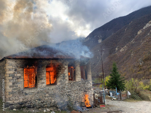 Nagorno-Karabakh: Ethnic Armenians set fire to their homes rather than hand them to Azerbaijan