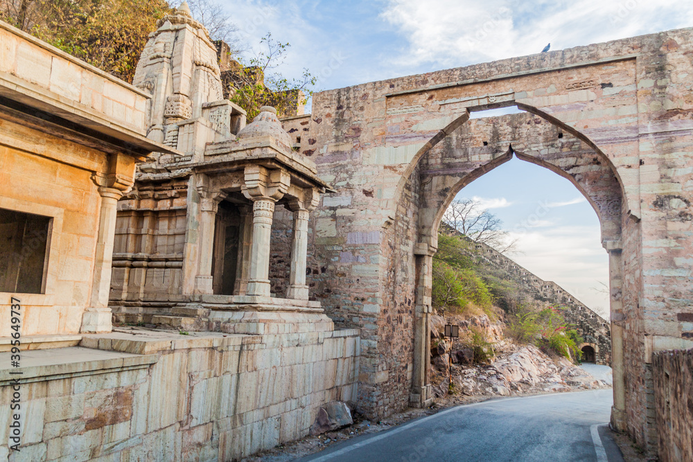 Obraz premium Lakshman Pole gate of Chittor Fort in Chittorgarh, Rajasthan state, India
