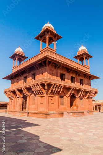 Diwan-E-Khas (Hall of Private Audiences) in the ancient city Fatehpur Sikri, Uttar Pradesh state, India