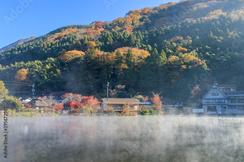 秋の早朝の金鱗湖　大分県由布市　 Autumn  Kinrin Lake in the early morning Ooita-ken Yufu city photo