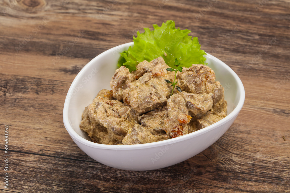 Chicken liver with cream and dry tomatoes Chicken liver with cream and dry tomatoes